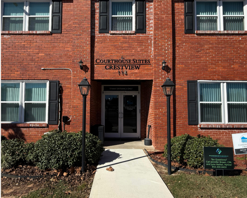 Side Entrance of Courthouse Suites Crestview, a professional office building offering private office spaces in downtown Crestview, Florida